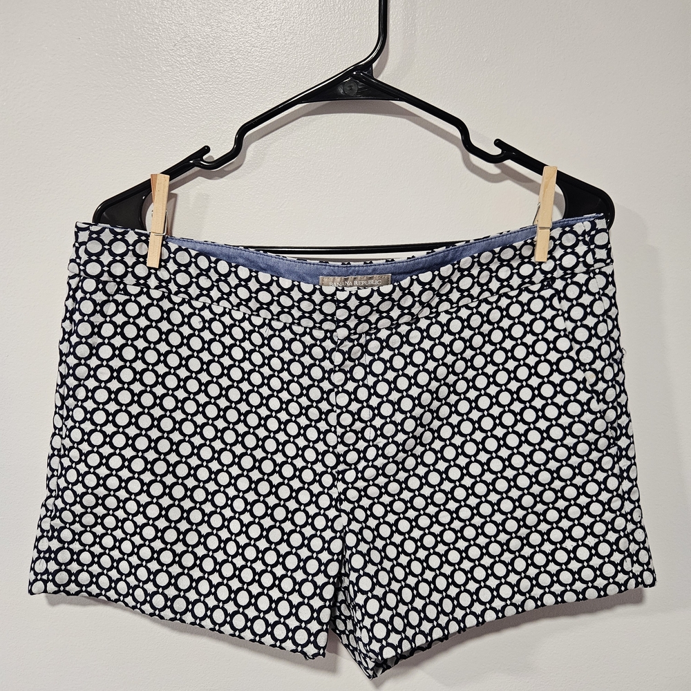 Banana Republic Hampton Fit Navy and White Geometric Print Women Shorts Size 10